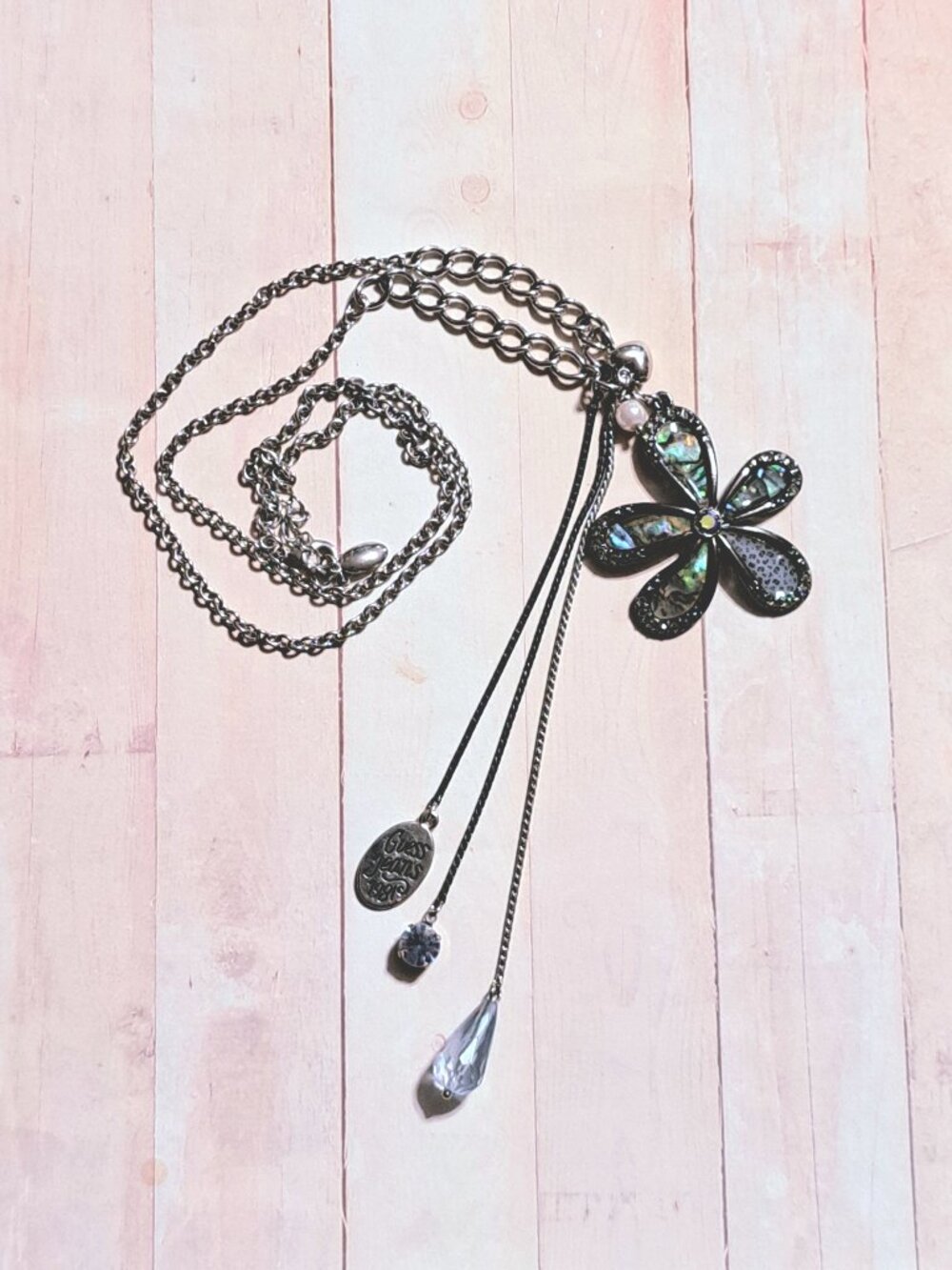 Guess Jeans Vintage 1981 Commemorative Flower Pendant Necklace
